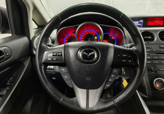 Подержанный автомобиль Mazda CX-7 2011 года (12 фото)