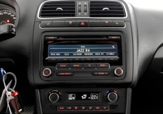 Подержанный автомобиль Volkswagen Polo Sedan 2012 года (17 фото)