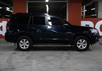 Подержанный автомобиль Toyota Land Cruiser Prado 2019 года (4 фото)