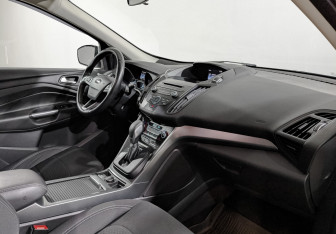 Подержанный автомобиль Ford Kuga 2017 года (13 фото)