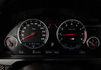 Подержанный автомобиль BMW X6 M 2016 года (13 фото)