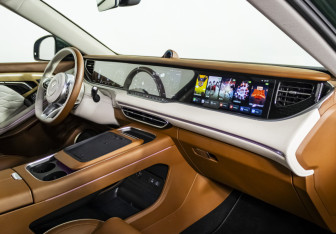 Подержанный автомобиль Voyah Free 2023 года (9 фото)