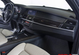 Подержанный автомобиль BMW X5 2010 года (9 фото)