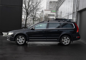 Подержанный автомобиль Volvo XC70 2015 года (8 фото)