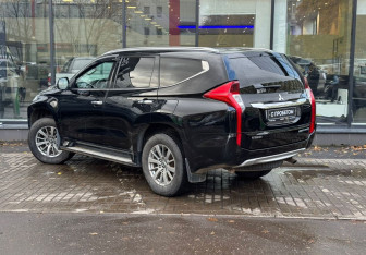 Подержанный автомобиль Mitsubishi Pajero Sport 2018 года (5 фото)
