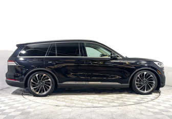 Подержанный автомобиль Lincoln Aviator 2020 года (4 фото)