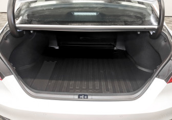 Подержанный автомобиль Toyota Camry Sedan 2022 года (10 фото)