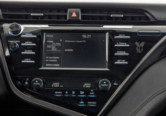 Подержанный автомобиль Toyota Camry Sedan 2019 года (17 фото)