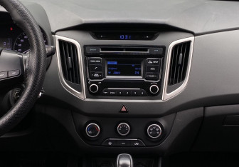 Подержанный автомобиль Hyundai Creta 2019 года (12 фото)