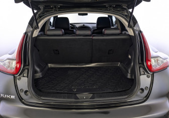 Подержанный автомобиль Nissan Juke 2018 года (10 фото)