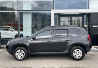 Подержанный автомобиль Renault Duster 2014 года (8 фото)