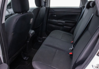 Подержанный автомобиль Mitsubishi ASX 2013 года (11 фото)