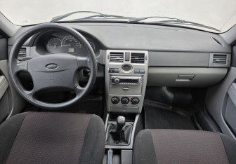 Подержанный автомобиль LADA (ВАЗ) Priora Wagon 2010 года (11 фото)