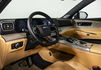 Подержанный автомобиль Jaecoo J8 2024 года (9 фото)