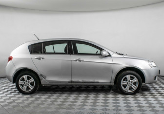 Подержанный автомобиль Geely Emgrand EC7 Hatchback 2012 года (4 фото)