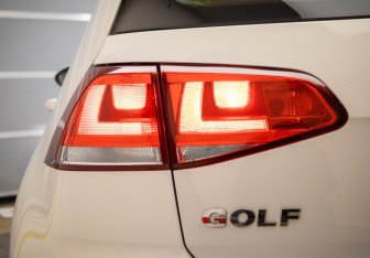 Подержанный автомобиль Volkswagen Golf Hatchback 2014 года (30 фото)