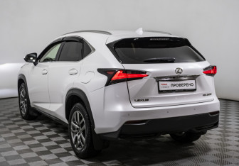 Подержанный автомобиль Lexus NX 2015 года (7 фото)