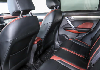 Подержанный автомобиль Geely Coolray 2021 года (11 фото)