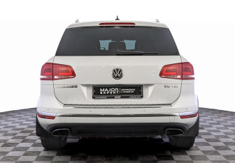 Подержанный автомобиль Volkswagen Touareg 2016 года (6 фото)