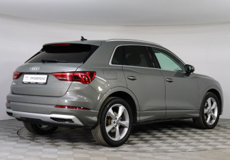 Подержанный автомобиль Audi Q3 2021 года (5 фото)