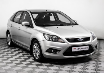 Подержанный автомобиль Ford Focus Hatchback 2011 года (4 фото)