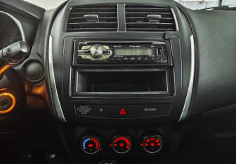 Подержанный автомобиль Mitsubishi ASX 2013 года (13 фото)