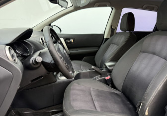 Подержанный автомобиль Nissan Qashqai 2013 года (10 фото)