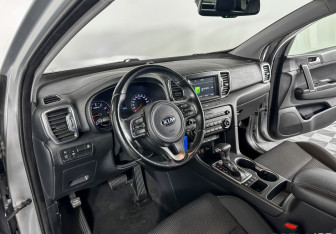 Подержанный автомобиль Kia Sportage 2016 года (14 фото)