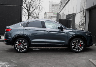 Подержанный автомобиль Geely Tugella 2023 года (4 фото)