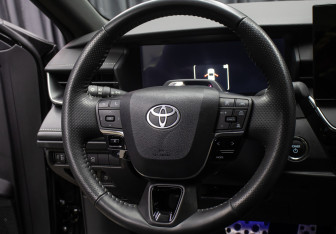 Подержанный автомобиль Toyota Camry Sedan 2025 года (17 фото)