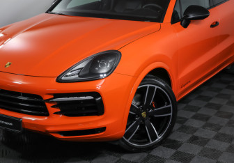Подержанный автомобиль Porsche Cayenne 2020 года (30 фото)