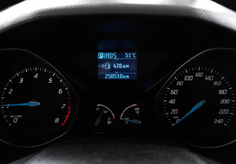 Подержанный автомобиль Ford Focus Sedan 2011 года (7 фото)