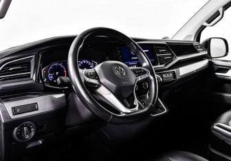 Подержанный автомобиль Volkswagen Multivan 2020 года (4 фото)
