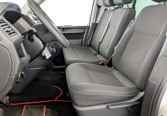 Подержанный автомобиль Volkswagen Caravelle 2019 года (20 фото)