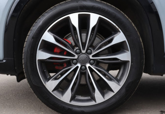 Подержанный автомобиль Geely Tugella 2023 года (26 фото)