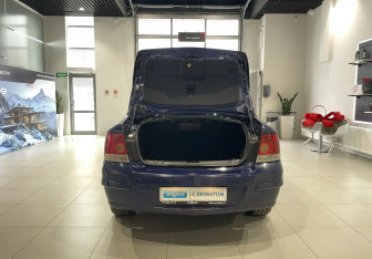 Подержанный автомобиль Opel Astra Sedan 2008 года (7 фото)