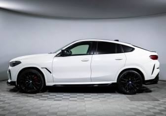 Подержанный автомобиль BMW X6 2021 года (8 фото)