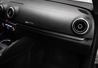 Подержанный автомобиль Audi A3 Sedan 2016 года (23 фото)