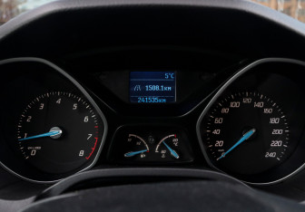 Подержанный автомобиль Ford Focus Hatchback 2011 года (14 фото)