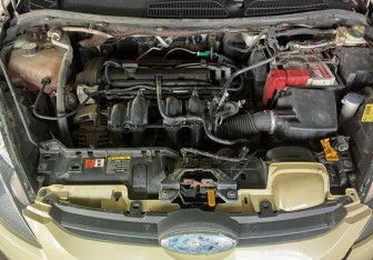 Подержанный автомобиль Ford Fiesta Hatchback 2008 года (16 фото)