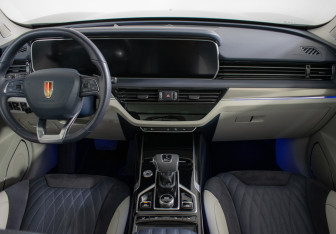 Подержанный автомобиль Hongqi HS5 2023 года (11 фото)