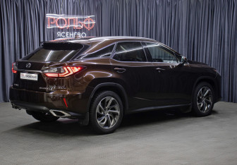 Подержанный автомобиль Lexus RX 2015 года (5 фото)