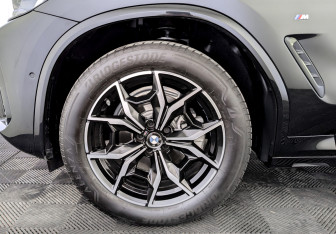 Подержанный автомобиль BMW X4 2024 года (18 фото)