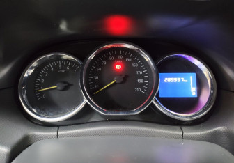 Подержанный автомобиль Renault Duster 2018 года (10 фото)