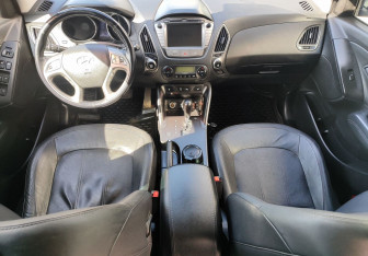 Подержанный автомобиль Hyundai ix35 2013 года (10 фото)