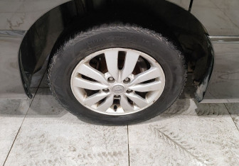 Подержанный автомобиль Nissan Serena Minivan 2014 года (13 фото)