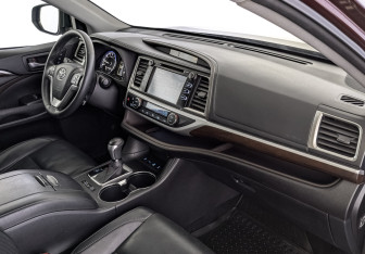 Подержанный автомобиль Toyota Highlander 2014 года (13 фото)