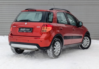 Подержанный автомобиль Suzuki SX4 Hatchback 2011 года (5 фото)