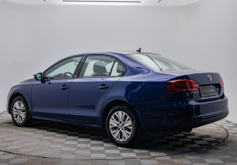 Подержанный автомобиль Volkswagen Jetta Sedan 2014 года (3 фото)