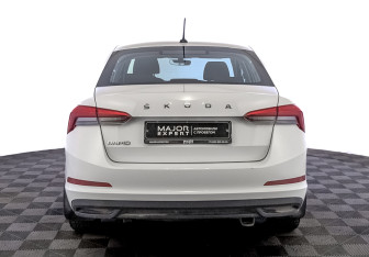 Подержанный автомобиль Skoda Rapid Liftback 2021 года (6 фото)